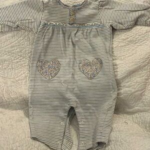 🥳 5 for $10 🥳 Carter’s 6m one piece outfit